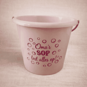 Oma's sop lost alles op emmer roze
